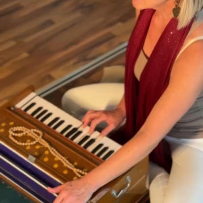 Erika Stalder | ganzheitlicher yoga (4) Krishna Murti